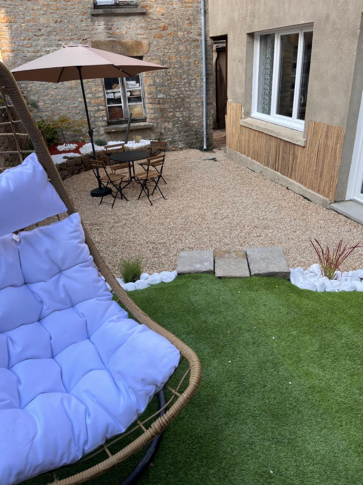 Beau Loft Room Proche Mont Saint Michel Jaccuzi Illimite En Plein Centre Avranches Exterior photo
