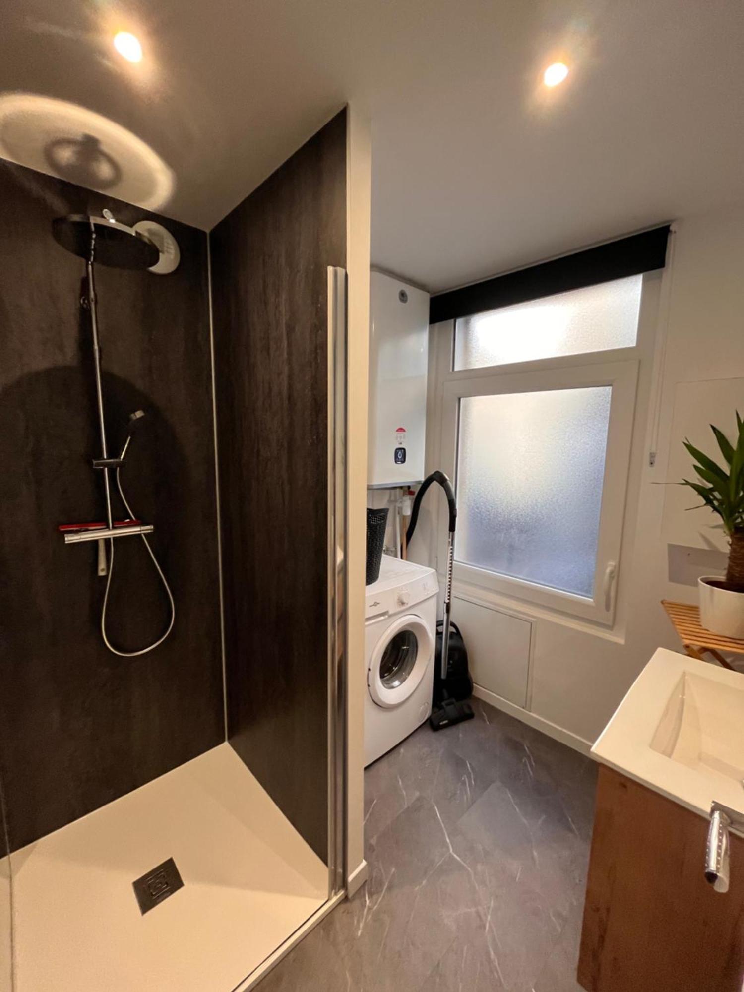 Beau Loft Room Proche Mont Saint Michel Jaccuzi Illimite En Plein Centre Avranches Exterior photo